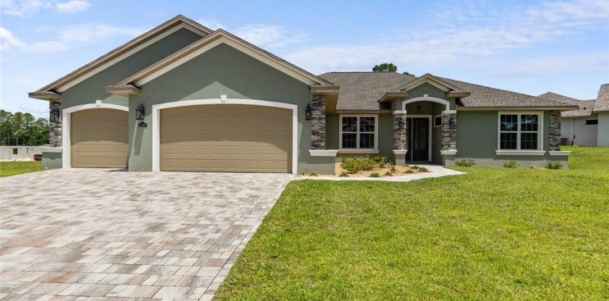 Villa ou maison à Dunnellon, Floride 4 chambres, 199.65 m2 № 1689779