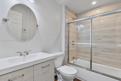 Снять в аренду виллу или дом в Майами-Гарденс, Флорида 3 спальни, 153.29м2, № 1956207 - фото 14