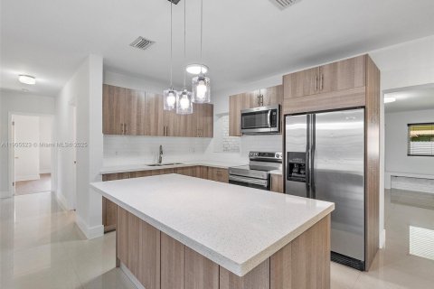 Снять в аренду виллу или дом в Майами-Гарденс, Флорида 3 спальни, 153.29м2, № 1956207 - фото 9