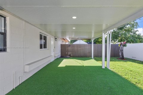 Снять в аренду виллу или дом в Майами-Гарденс, Флорида 3 спальни, 153.29м2, № 1956207 - фото 19