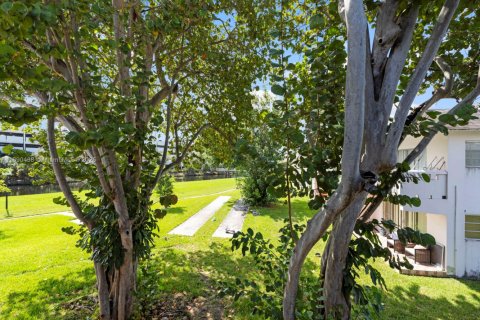 Снять в аренду кондоминиум в Майами, Флорида 2 спальни, 67.82м2, № 1944612 - фото 21