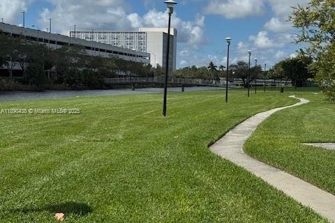 Снять в аренду кондоминиум в Майами, Флорида 2 спальни, 67.82м2, № 1944612 - фото 19