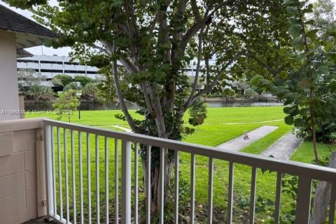 Снять в аренду кондоминиум в Майами, Флорида 2 спальни, 67.82м2, № 1944612 - фото 12