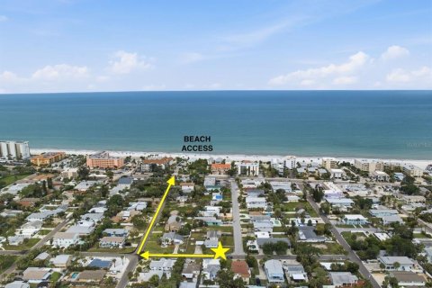 House in Indian Rocks Beach, Florida 2 bedrooms, 106.65 sq.m. № 2109994 - photo 2
