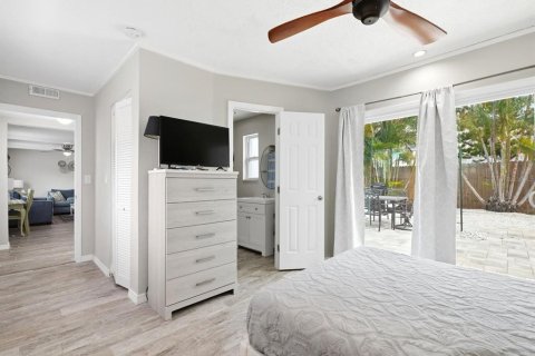 House in Indian Rocks Beach, Florida 2 bedrooms, 106.65 sq.m. № 2109994 - photo 19
