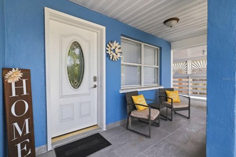 House in Indian Rocks Beach, Florida 2 bedrooms, 106.65 sq.m. № 2109994 - photo 5