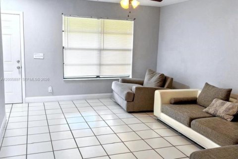 Touwnhouse à louer à Lake Worth, Floride: 2 chambres, 83.61 m2 № 2173579 - photo 3