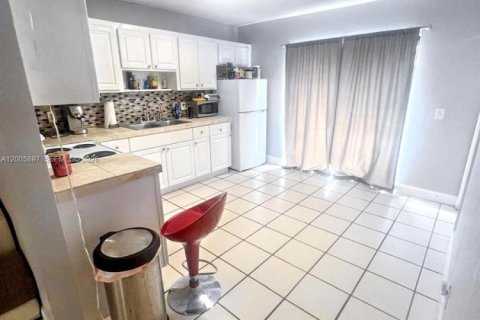 Touwnhouse à louer à Lake Worth, Floride: 2 chambres, 83.61 m2 № 2173579 - photo 5