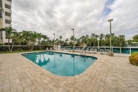 Condo in Bay Harbor Islands, Florida, 1 bedroom  № 2067641 - photo 30