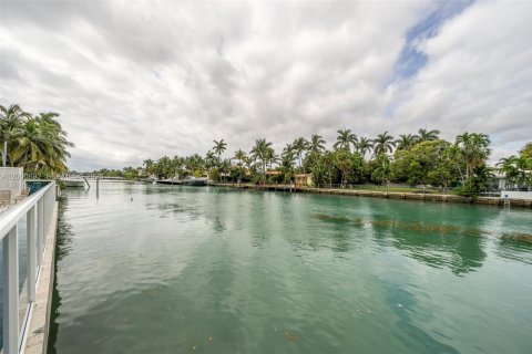 Condo in Bay Harbor Islands, Florida, 1 bedroom  № 2067641 - photo 10