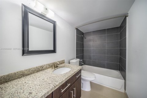 Condo in Bay Harbor Islands, Florida, 1 bedroom  № 2067641 - photo 9