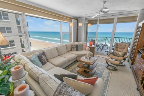 Condo in Daytona Beach, Florida, 3 bedrooms № 2152350 - photo 4