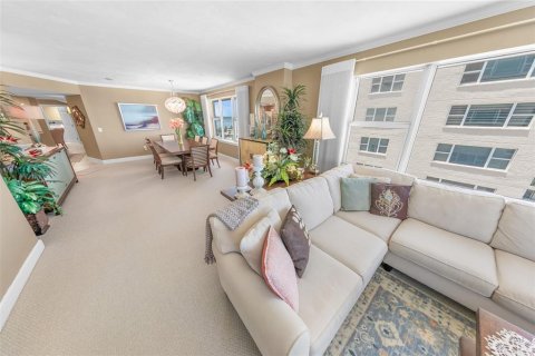 Condo in Daytona Beach, Florida, 3 bedrooms № 2152350 - photo 11