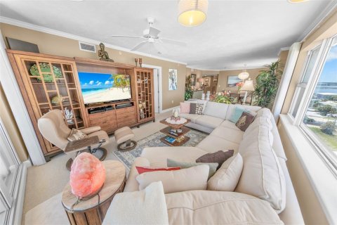 Condo in Daytona Beach, Florida, 3 bedrooms № 2152350 - photo 9