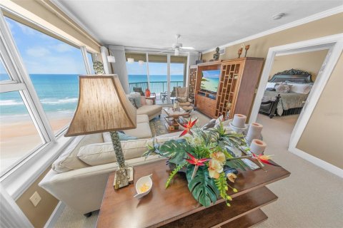 Condo in Daytona Beach, Florida, 3 bedrooms № 2152350 - photo 5