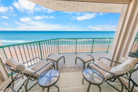 Condo in Daytona Beach, Florida, 3 bedrooms № 2152350 - photo 3