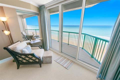 Condo in Daytona Beach, Florida, 3 bedrooms № 2152350 - photo 20