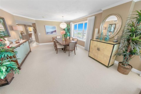 Condo in Daytona Beach, Florida, 3 bedrooms № 2152350 - photo 12
