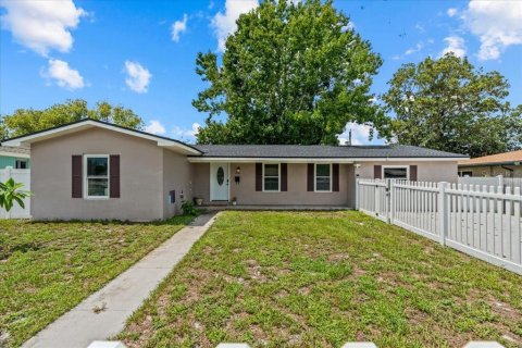 Casa en venta en Deltona, Florida, 4 dormitorios, 153.29 m2 № 1916195 - foto 1