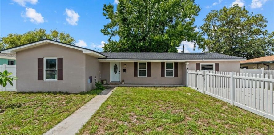 Casa en Deltona, Florida 4 dormitorios, 153.29 m2 № 1916195