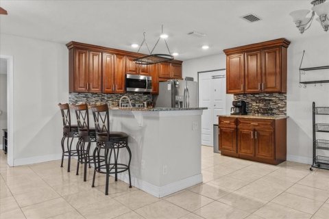 Casa en venta en Deltona, Florida, 4 dormitorios, 153.29 m2 № 1916195 - foto 4