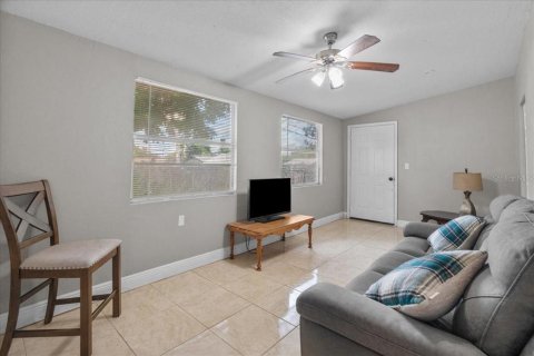 Casa en venta en Deltona, Florida, 4 dormitorios, 153.29 m2 № 1916195 - foto 20
