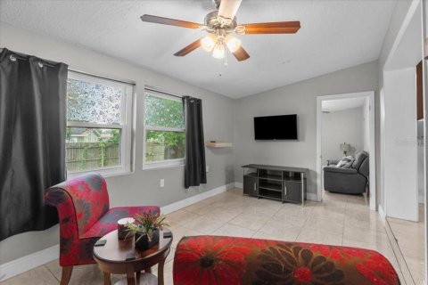 Casa en venta en Deltona, Florida, 4 dormitorios, 153.29 m2 № 1916195 - foto 19