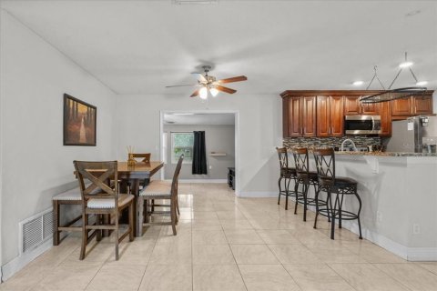 Casa en venta en Deltona, Florida, 4 dormitorios, 153.29 m2 № 1916195 - foto 7