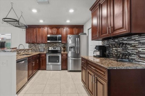 Casa en venta en Deltona, Florida, 4 dormitorios, 153.29 m2 № 1916195 - foto 5