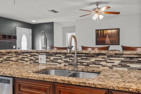 Casa en venta en Deltona, Florida, 4 dormitorios, 153.29 m2 № 1916195 - foto 6