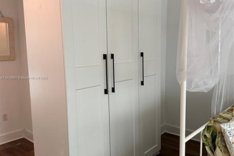 Copropriété à louer à Miami Beach, Floride: 40.88 m2 № 1979419 - photo 9