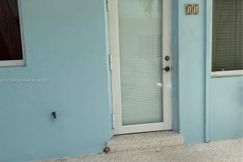 Copropriété à louer à Miami Beach, Floride: 40.88 m2 № 1979419 - photo 5