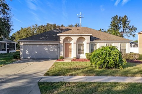 House in Leesburg, Florida 4 bedrooms, 197.79 sq.m. № 1734502 - photo 1