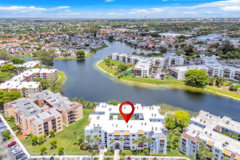 Condo in Miami, Florida, 2 bedrooms  № 1804571 - photo 18