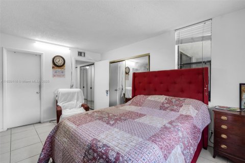 Condo in Miami, Florida, 2 bedrooms  № 1804571 - photo 10