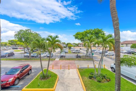 Condo in Miami, Florida, 2 bedrooms  № 1804571 - photo 17
