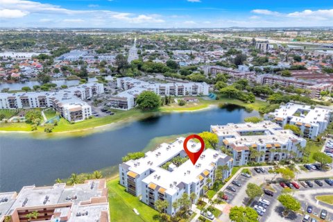 Condo in Miami, Florida, 2 bedrooms  № 1804571 - photo 20