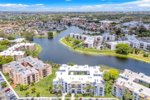 Condo in Miami, Florida, 2 bedrooms  № 1804571 - photo 19