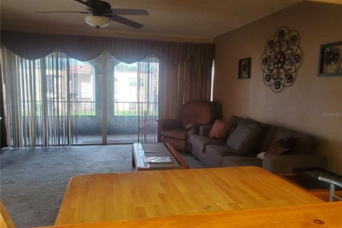 Copropriété à vendre à Seminole, Floride: 3 chambres, 102.19 m2 № 2210828 - photo 4