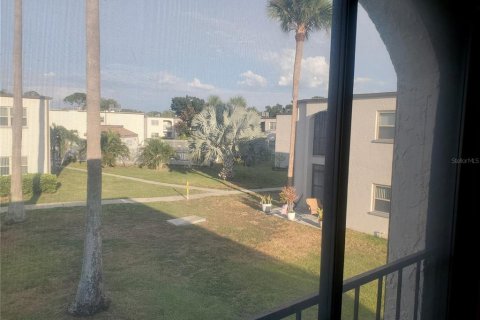Copropriété à vendre à Seminole, Floride: 3 chambres, 102.19 m2 № 2210828 - photo 2