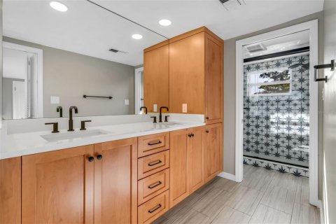 Villa ou maison à vendre à Tampa, Floride: 3 chambres, 232.44 m2 № 2205072 - photo 12