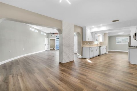 Villa ou maison à vendre à Tampa, Floride: 3 chambres, 232.44 m2 № 2205072 - photo 7