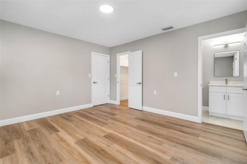 Villa ou maison à vendre à Tampa, Floride: 3 chambres, 232.44 m2 № 2205072 - photo 13