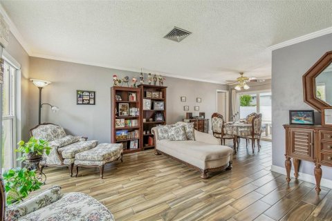 Casa en venta en Seminole, Florida, 3 dormitorios, 150.69 m2 № 1801574 - foto 2
