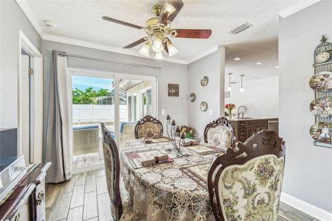 Casa en venta en Seminole, Florida, 3 dormitorios, 150.69 m2 № 1801574 - foto 4