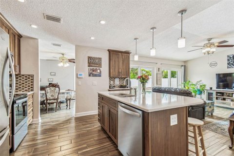 Casa en venta en Seminole, Florida, 3 dormitorios, 150.69 m2 № 1801574 - foto 6