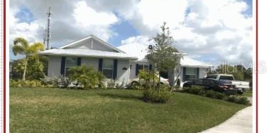 House in Sebastian, Florida 4 bedrooms, 213.12 sq.m. № 1619376