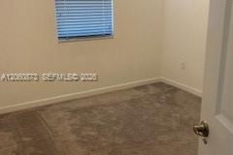 Touwnhouse à louer à Homestead, Floride: 3 chambres, 124.02 m2 № 2244076 - photo 8