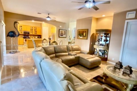 Casa en venta en Miramar, Florida, 6 dormitorios, 355.82 m2 № 2029631 - foto 17