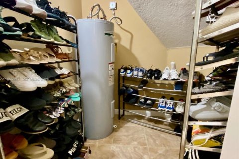 Casa en venta en Miramar, Florida, 6 dormitorios, 355.82 m2 № 2029631 - foto 22